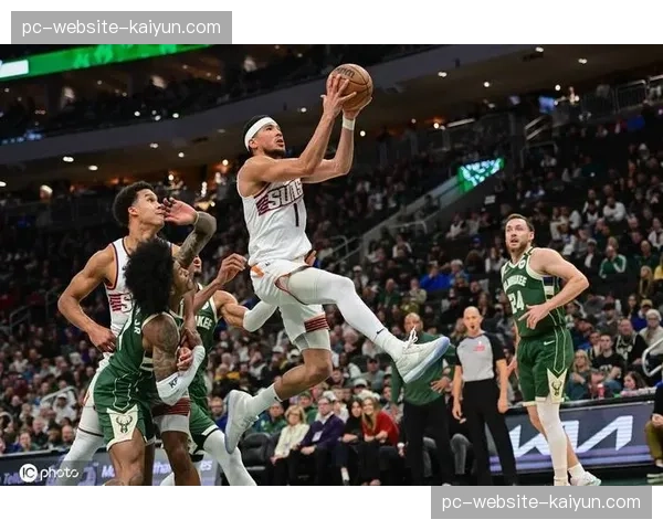 字母哥空砍38分20篮板，雄鹿客场惜败于独行侠